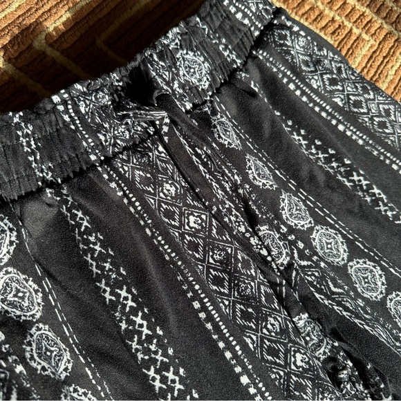 Joe B Pants - Picture 3 of 4